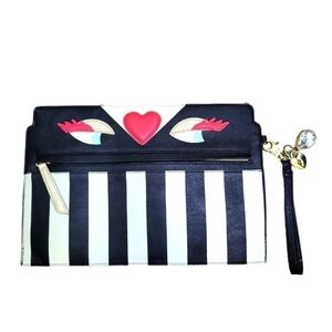 Betsey Johnson Wrist Purus black and white